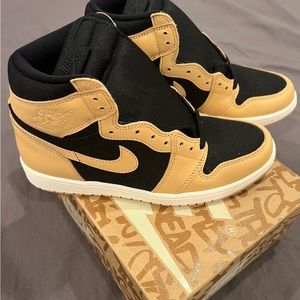 Air Jordan 1 Retro High OG 'Heirloom'